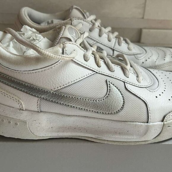 NikeCourt Women's Zoom Lite 3 Tennis Shoes- 5.5 US - Picture 1 of 8